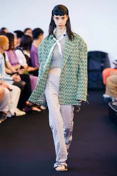 Look 29